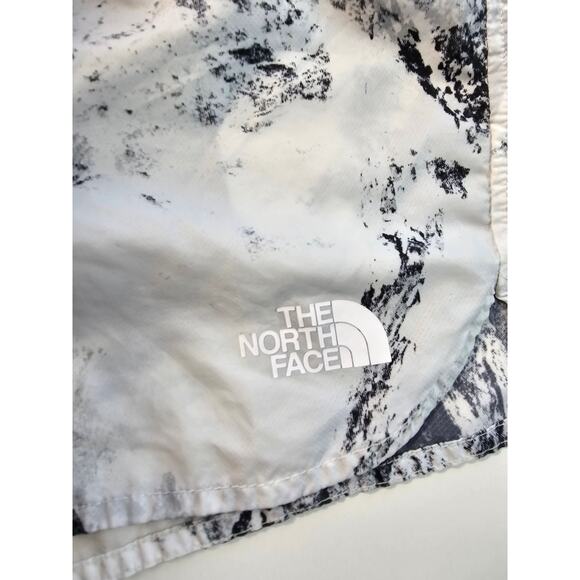 The North Face size medium M womens brief lined marbled back zip running shorts_ - Picture 3 of 9